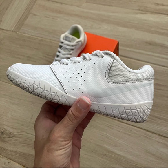 Nike Cheer Sideline IV Size 11c - Picture 1 of 7